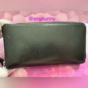 Gucci Calfskin Long Zip Around Wallet (GUC; Black/Gold)